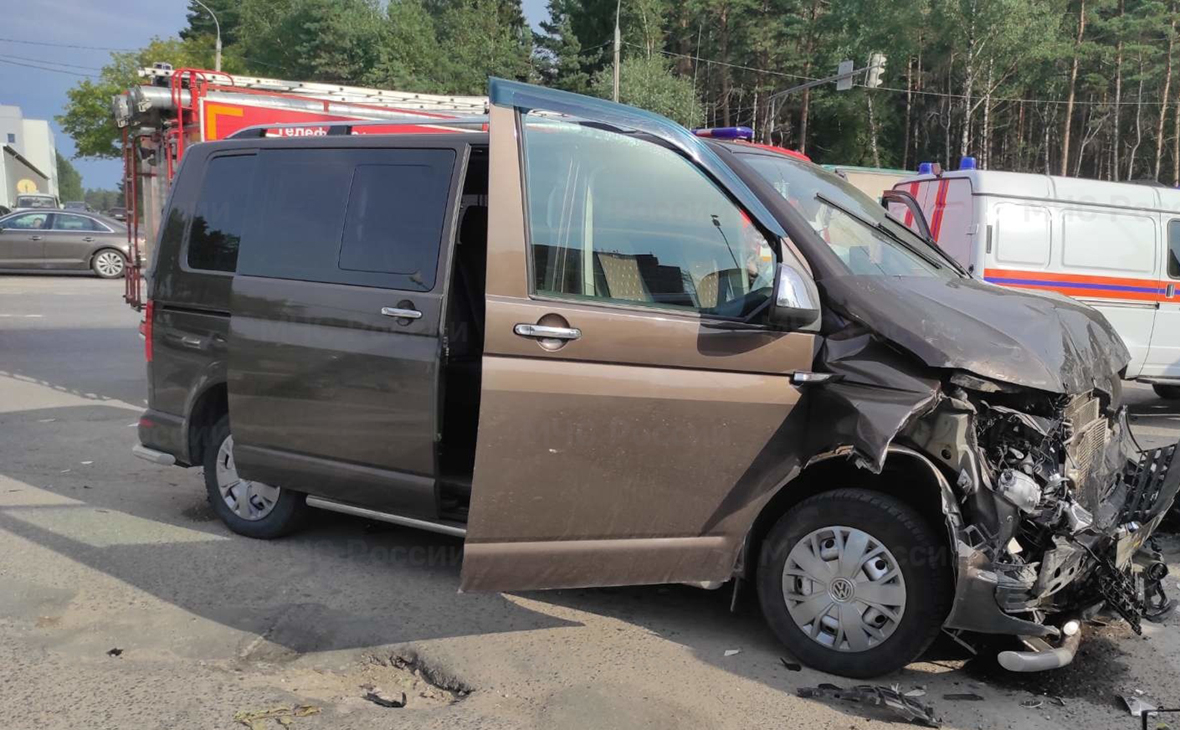 Пять человек пострадали в ДТП с микроавтобусом в Калужской области