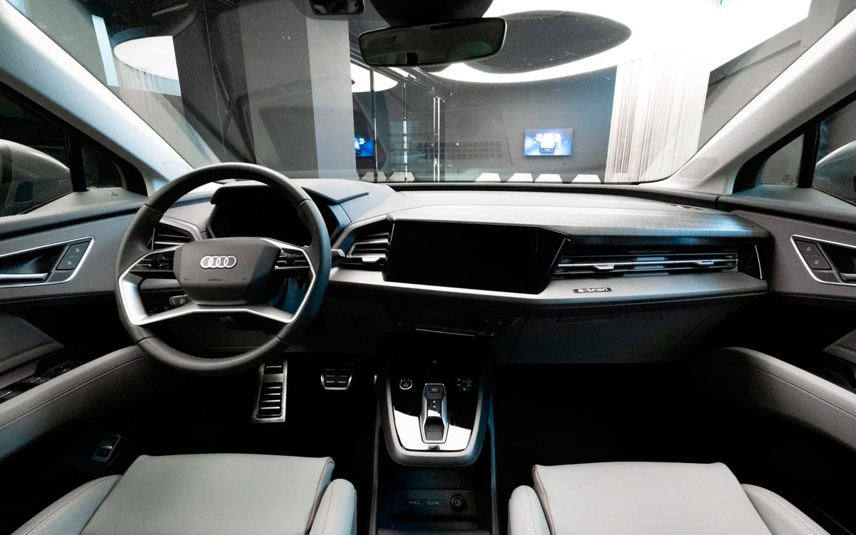 Официальный дилер Audi выставил на продажу электрокроссовер Q5