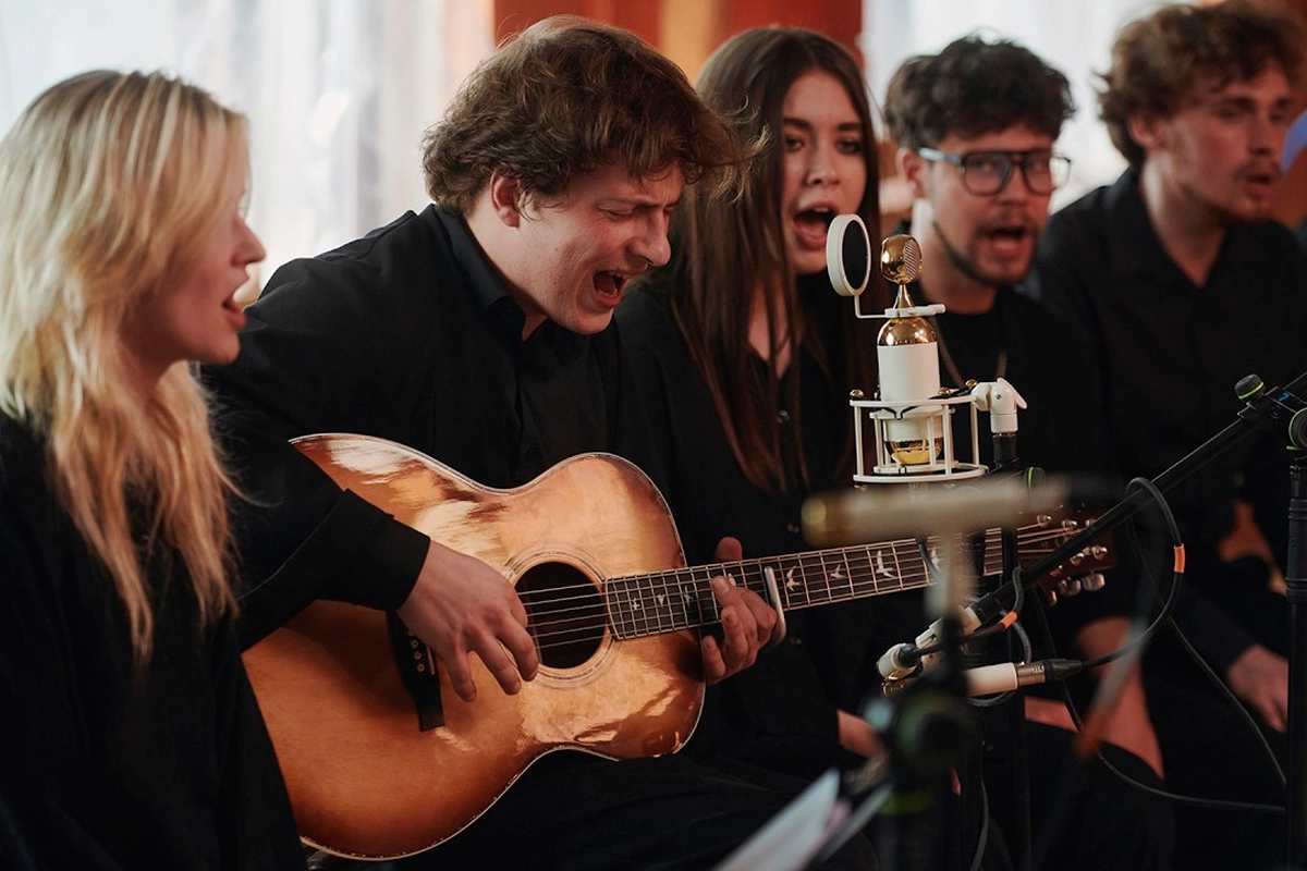 Группа «Бонд с кнопкой»