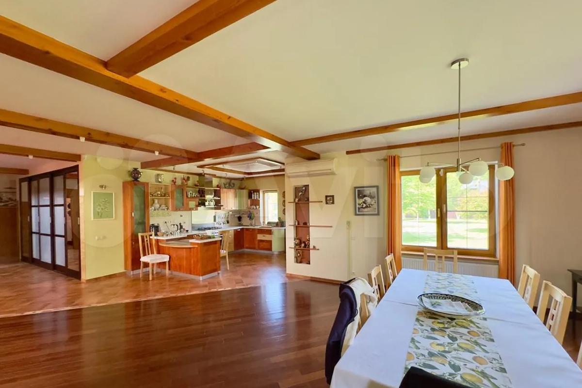 Как выглядят самые дорогие продающиеся в мегаполисах России дома