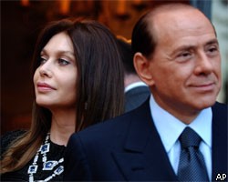 Жена С.Берлускони подает на развод