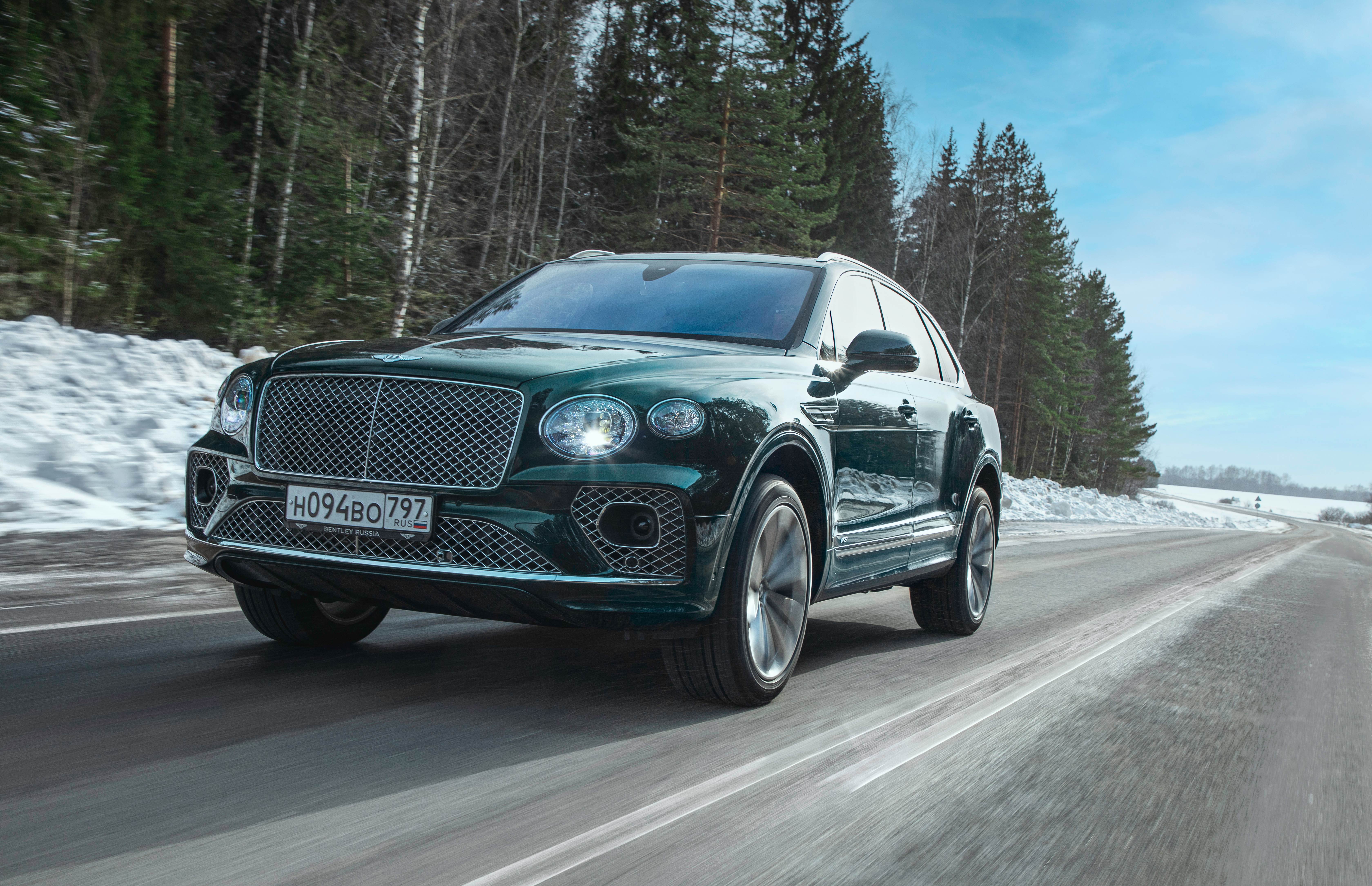 Бездорожье отменяется: тест-драйв нового Bentley Bentayga по Золотому  кольцу | РБК Стиль