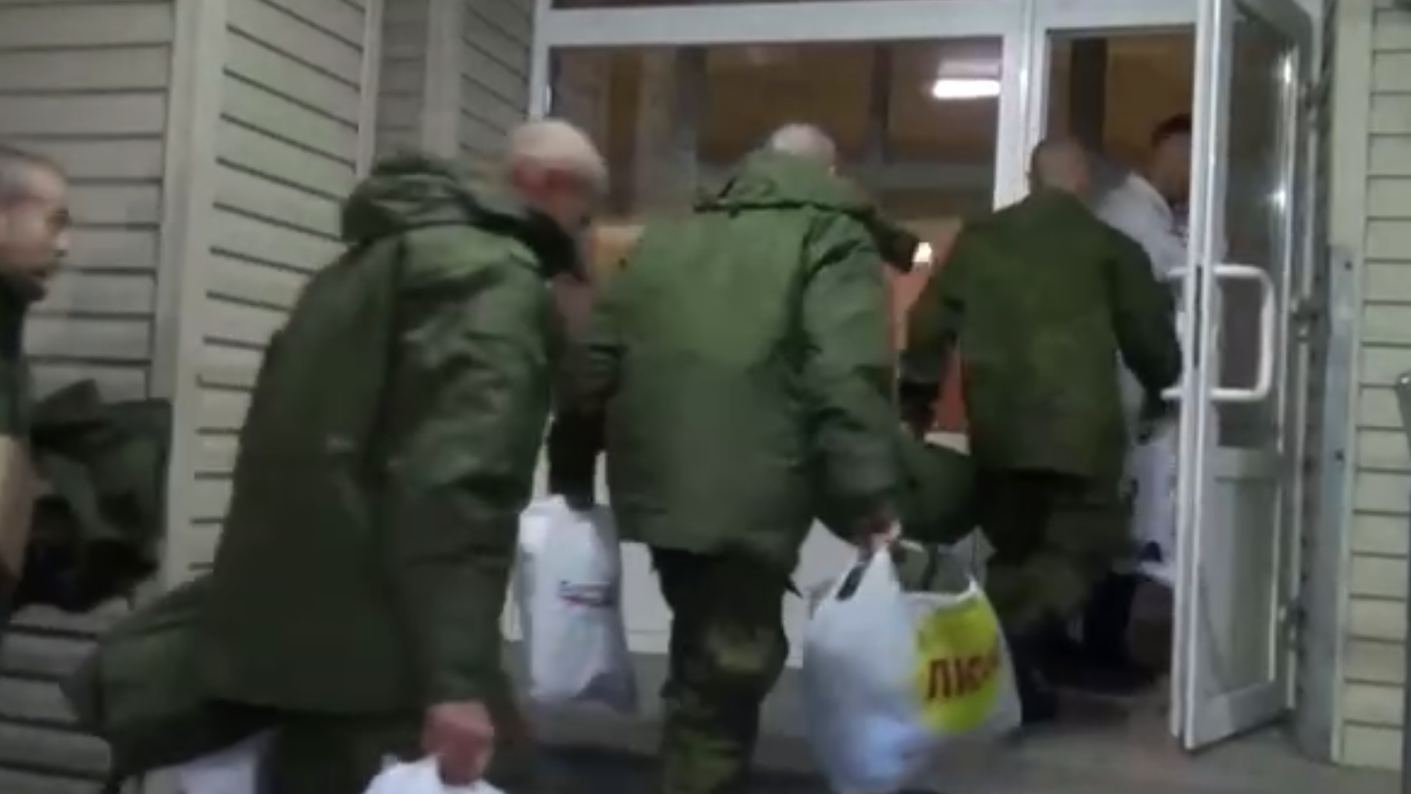 В ЛНР сообщили о возвращении 11 военнопленных