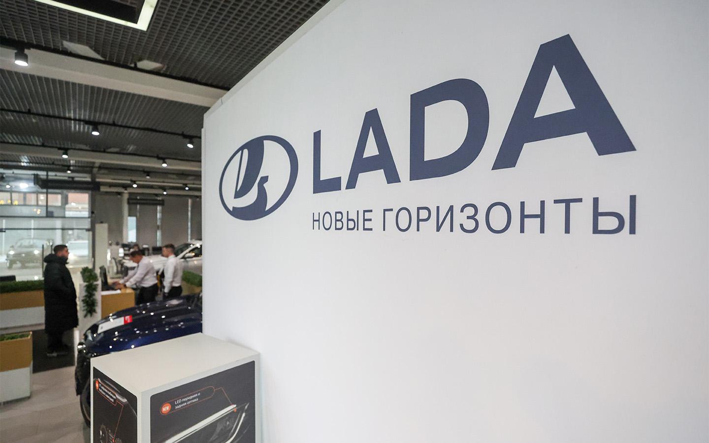 АвтоВАЗ начал обсуждать скидки для покупателей своих машин без кредитов