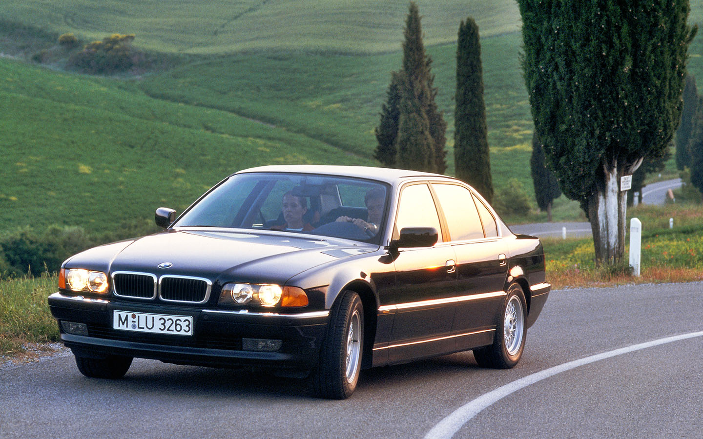 BMW E38
