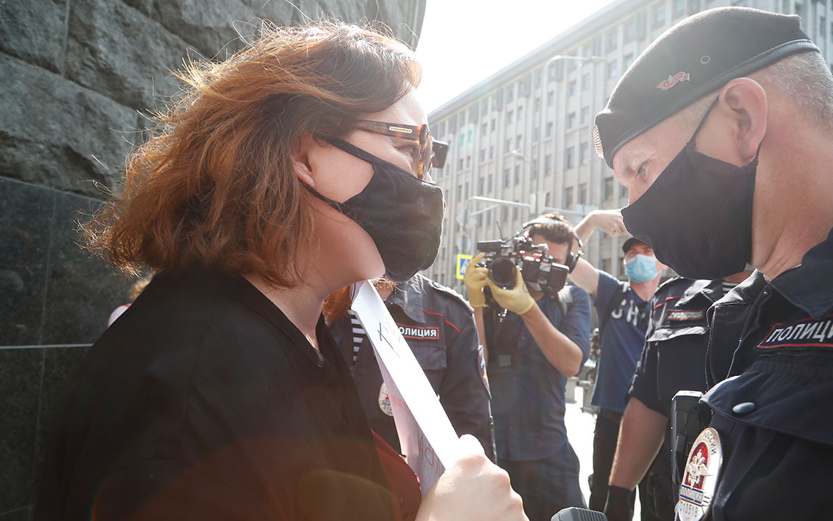 На Лубянке задержали более 20 участников пикетов в поддержку Сафронова
