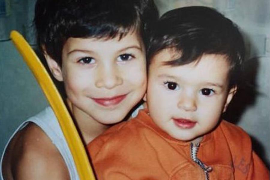 Карен Хачанов с сестрой&nbsp;Маргаритой в детстве