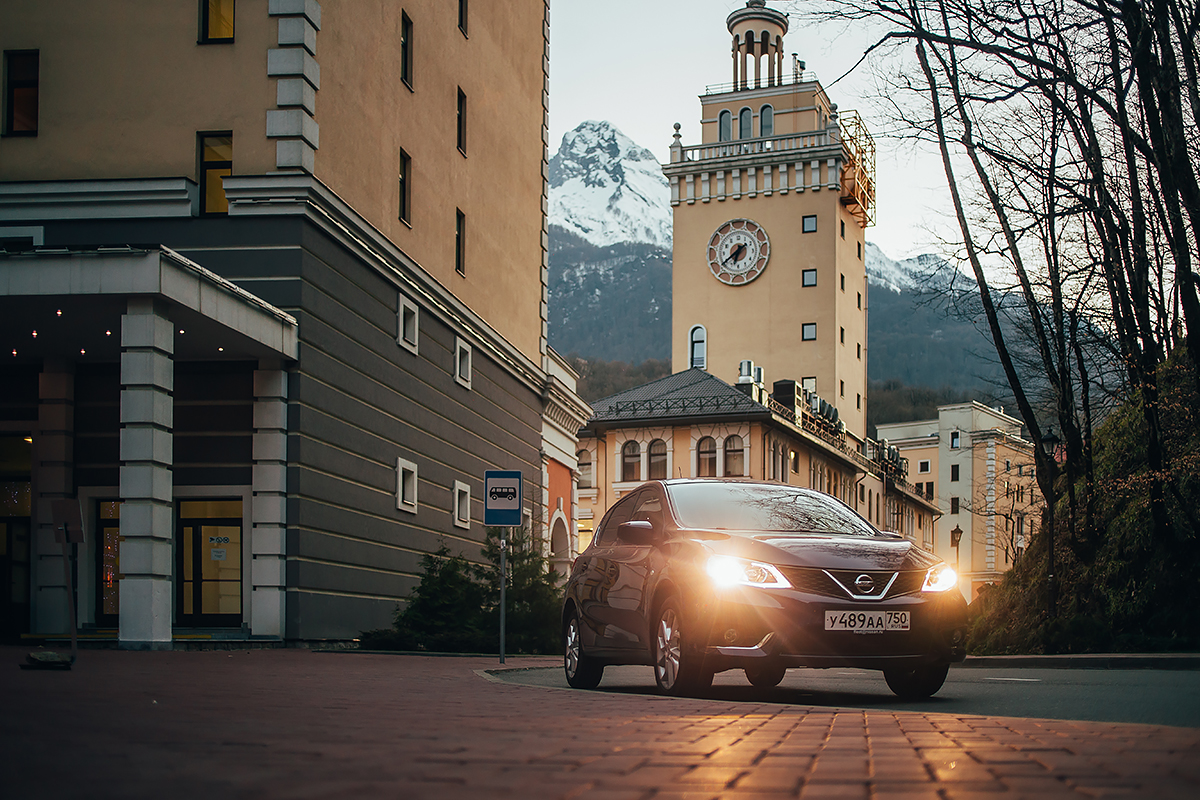 Прямая склейка. Тест-драйв Nissan Tiida :: Autonews