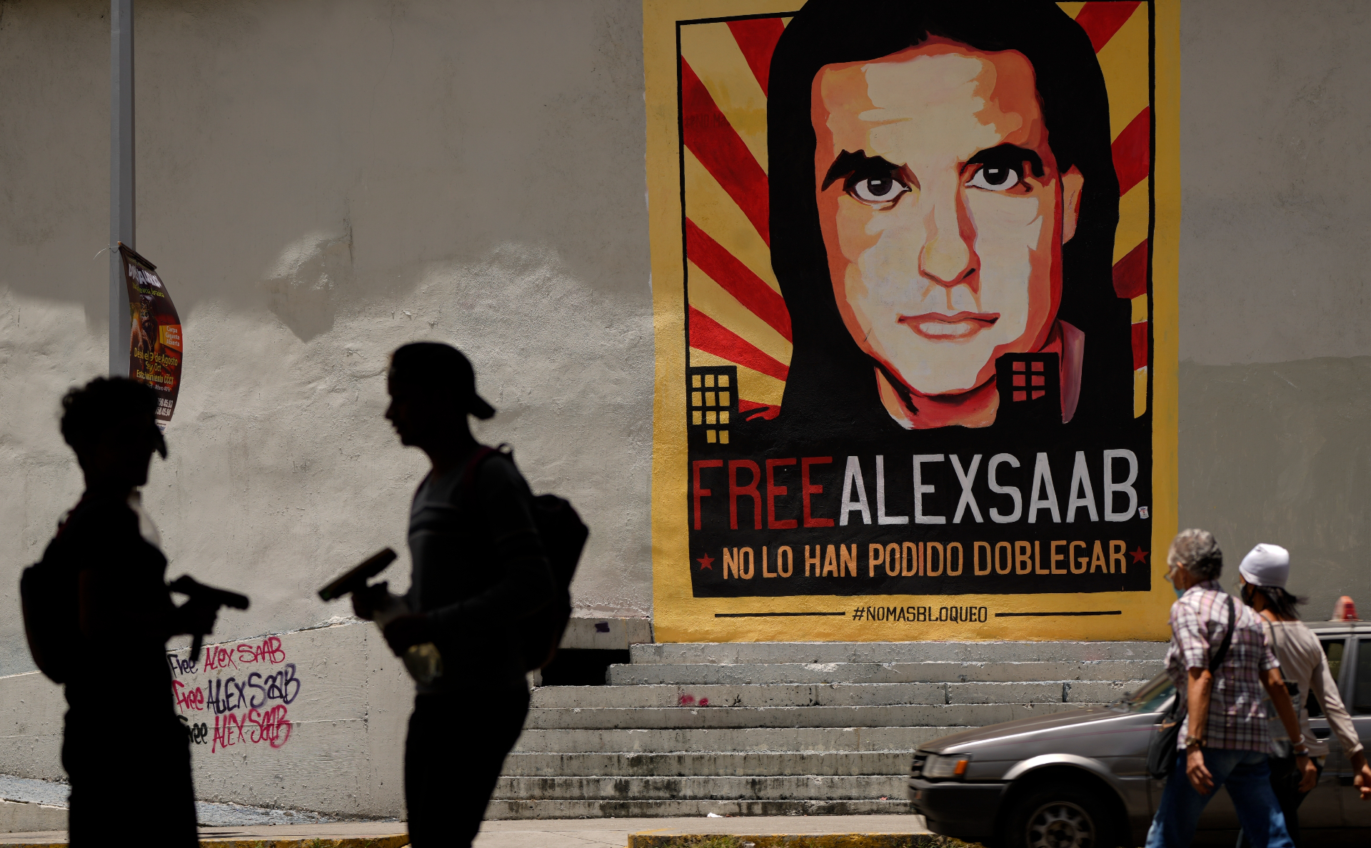 Плакат с просьбой освободить Алекса Сааба в Каракасе
