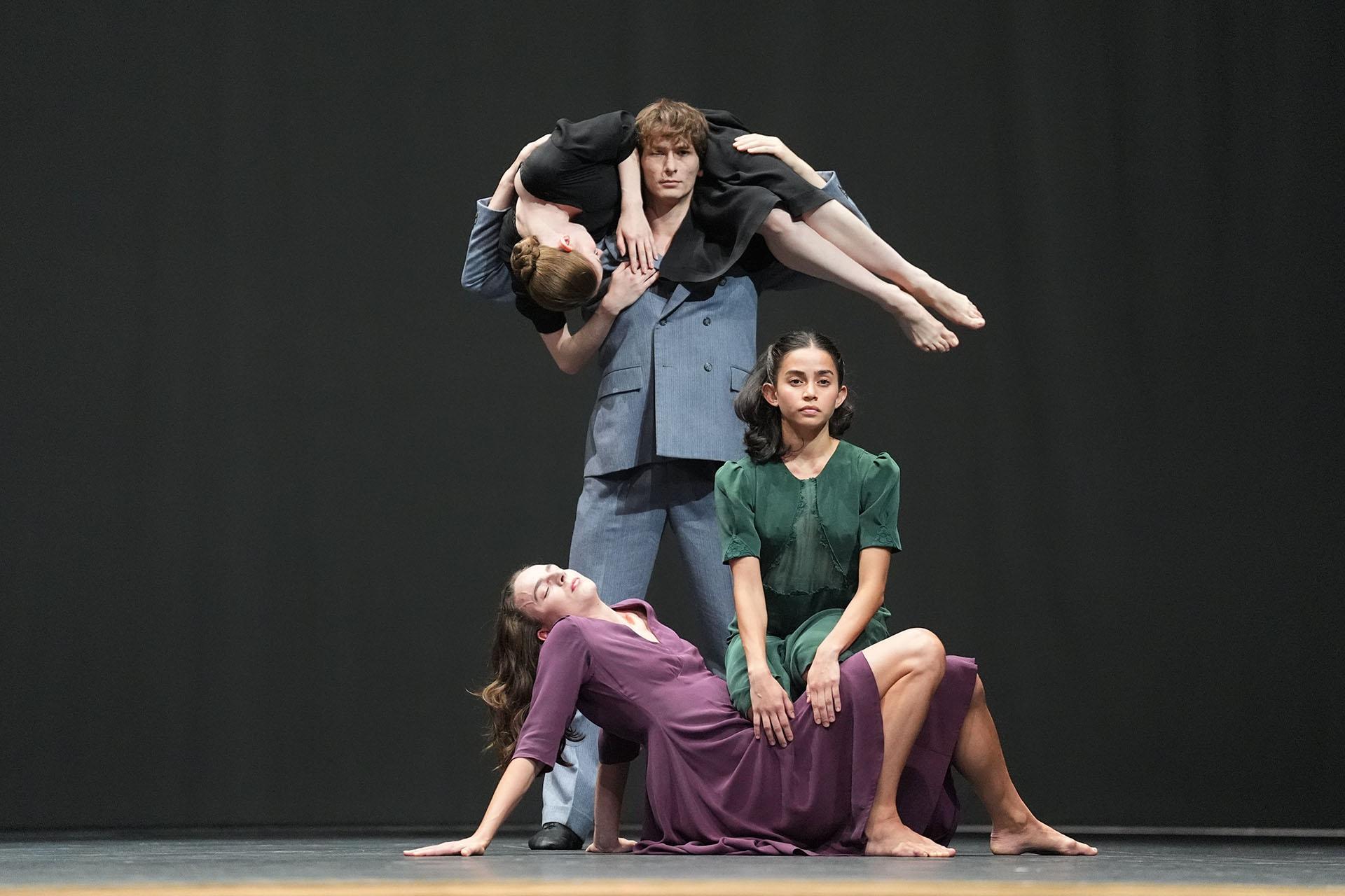 Балет &laquo;Адажио&raquo; хореографа Пины Бауш на сцене Гамбургской государственной оперы