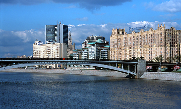 В Москве построят 15 автомобильных мостов