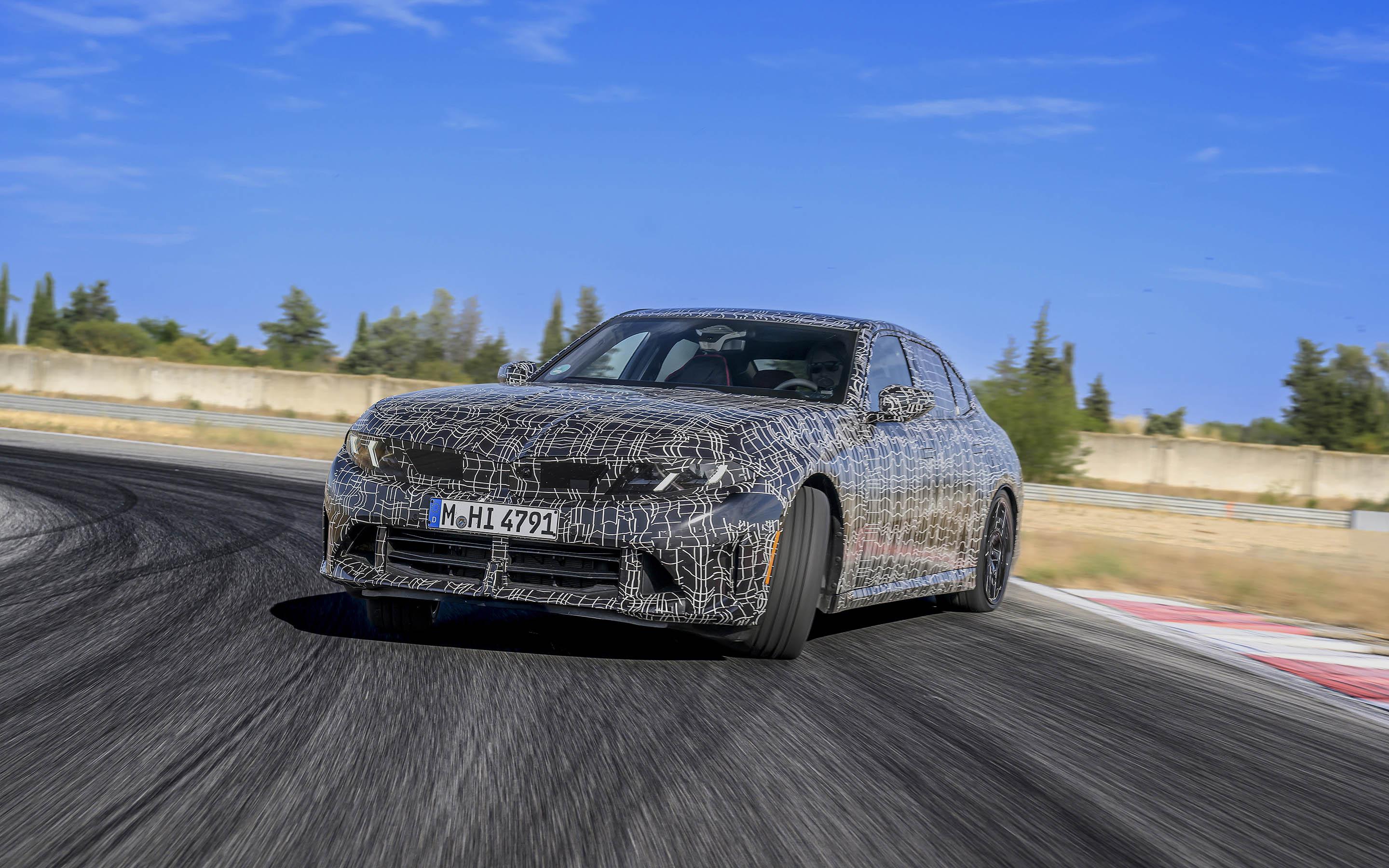 Новой BMW 3 Series достался 443-сильный бензиновый мотор и режим дрифта