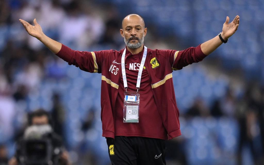 Саудовский клуб Бензема объявил об отставке главного тренера