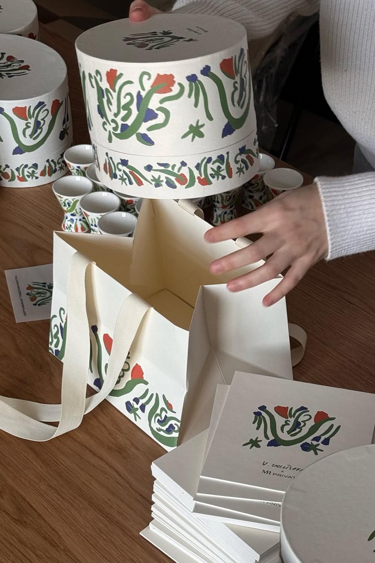 Креативная рассылка для MR Private: пашотницы с рисунком художницы Варвары Чельцовой