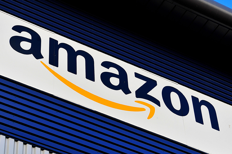 Amazon

Крупнейший интернет-магазин в&nbsp;начале 2015 года предупредил пользователей о&nbsp;необходимости удалить аккаунты, зарегистрированные на&nbsp;жителей Крыма.



