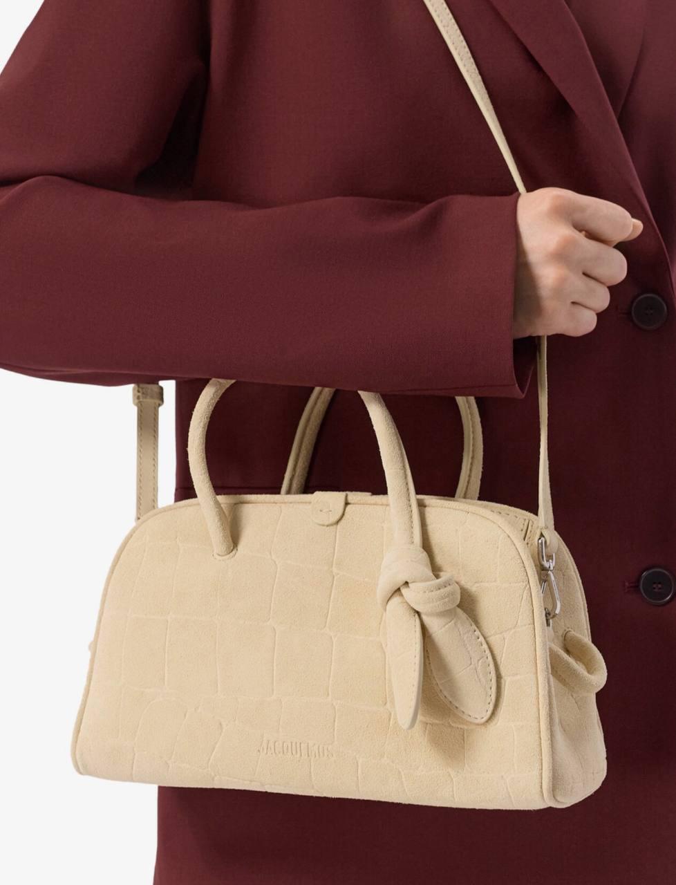 Сумка Le Petit Turismo, Jaquemus, 136 000 руб. (tsum.ru)