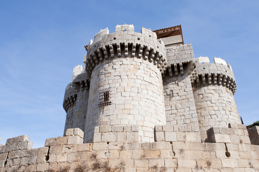 Средневековые крепости можно купить за бесценок