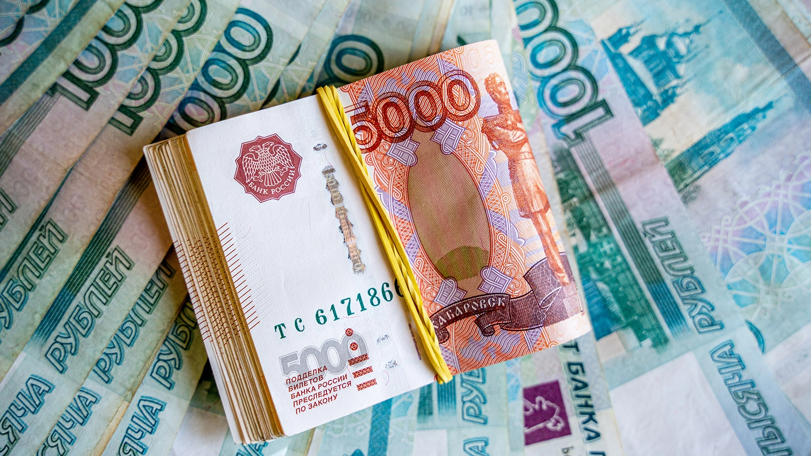 Кибермошенники выманили у москвички 450 млн руб.