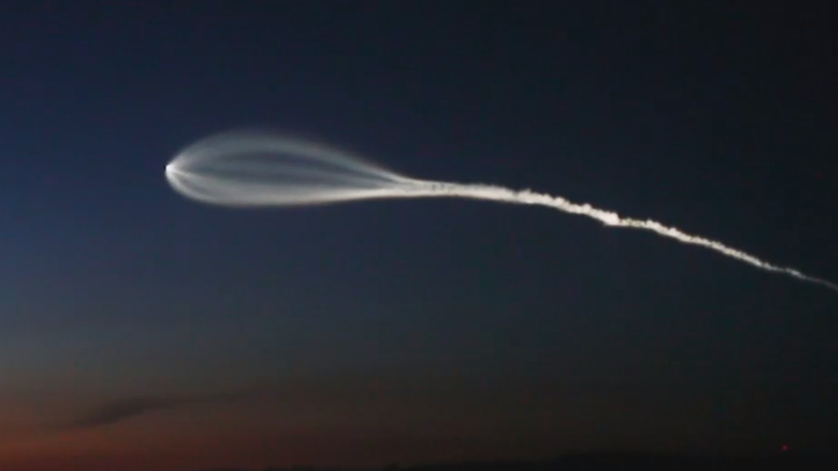 В Петербурге увидели запущенную Минобороны ракету со спутниками. Видео