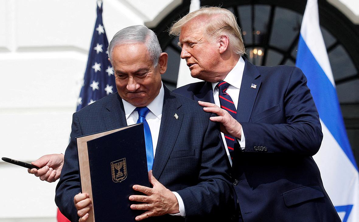Дональд Трамп и Биньямин Нетаньяху (слева)