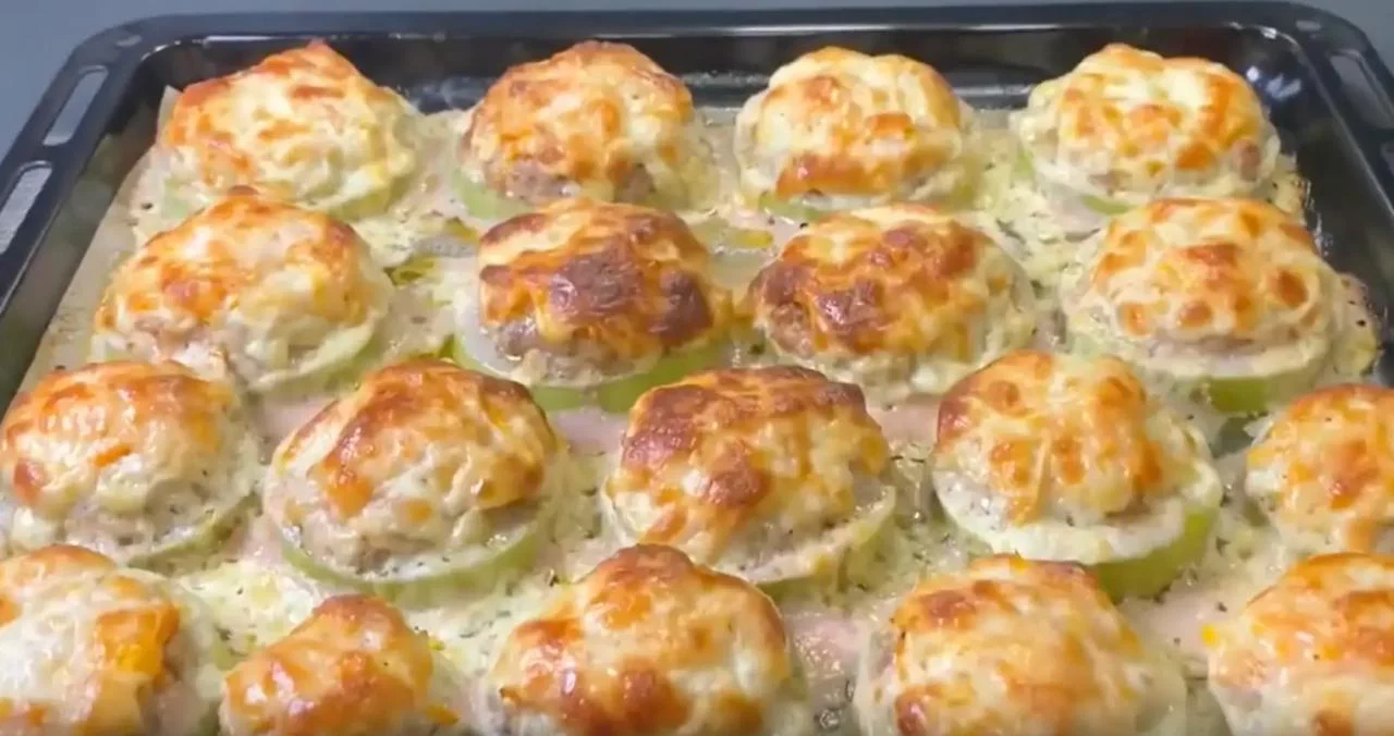 Запекайте кабачки около получаса