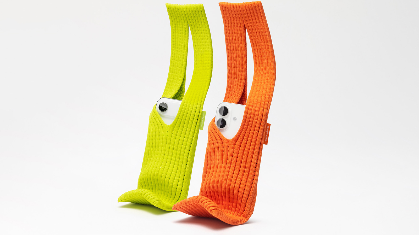 Разработка и дизайн iPhone Pocket проходили в тесном сотрудничестве со студией дизайна Apple, которая обеспечивала всестороннее участие в проектировании и производстве