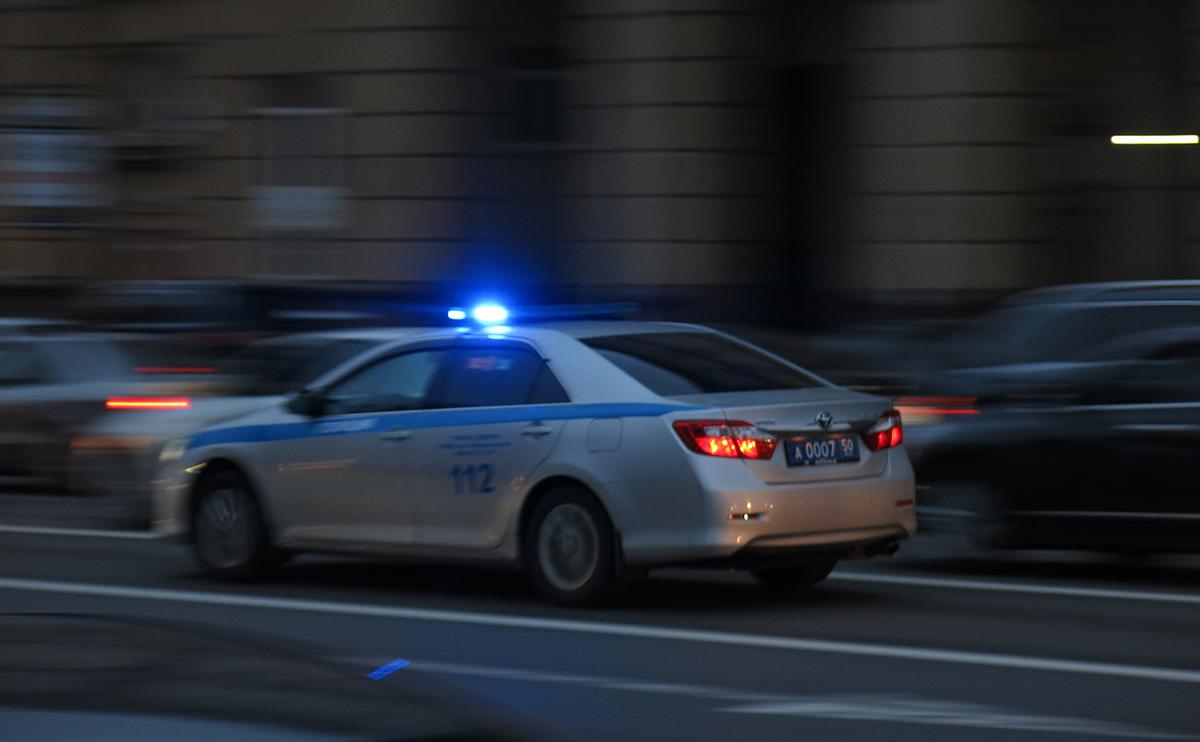 МВД начало проверку по видео с ранением ножом мужчины в центре Москвы — РБК