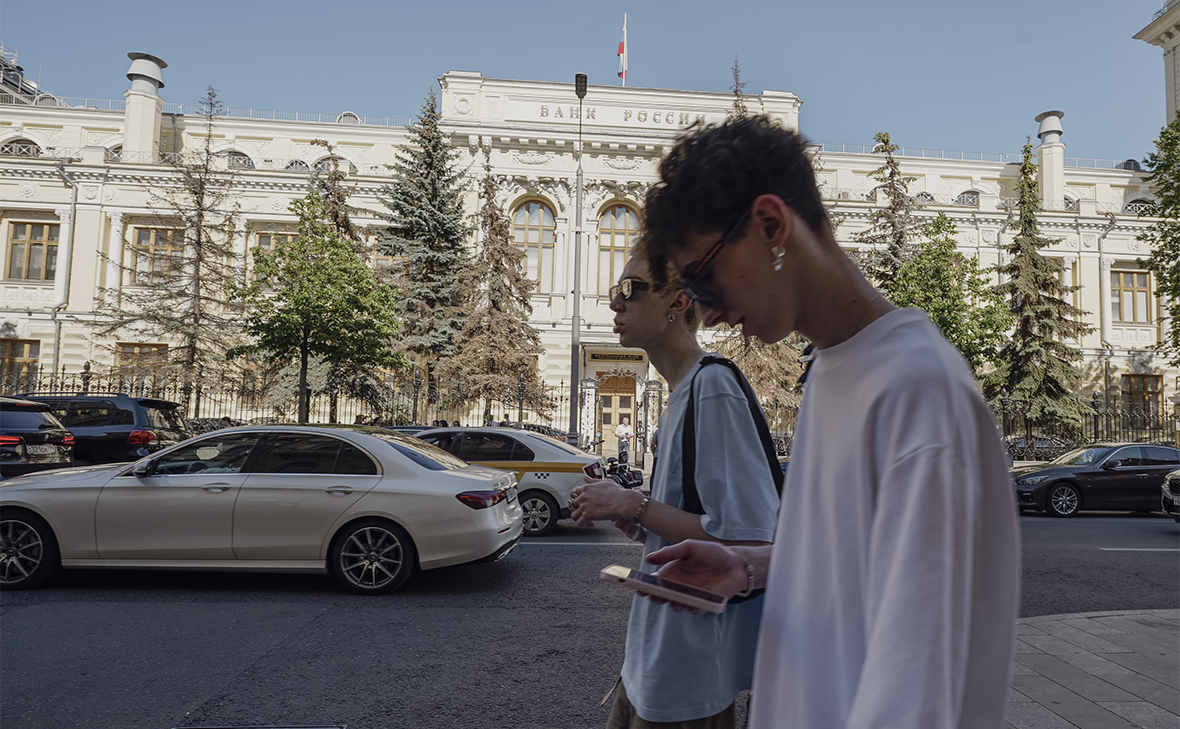 ЦБ заявил, что не занимается искусственной корректировкой курса рубля