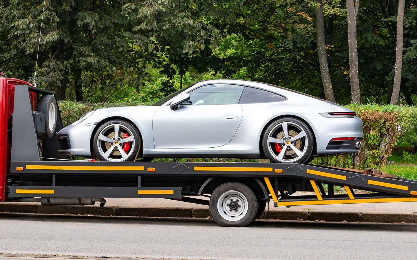 В России массово блокируют машины Porsche. Они не заводятся