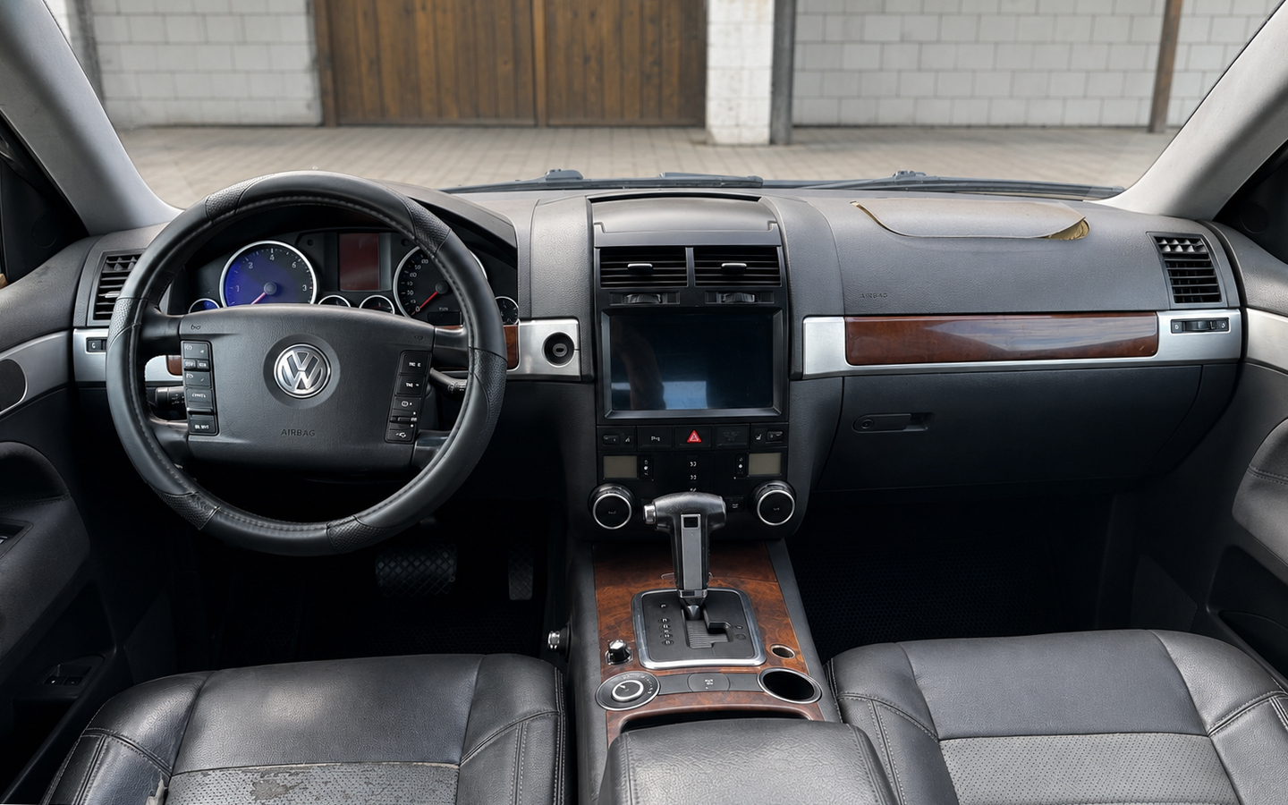 Вся электроника салона VW Touareg в рабочем состоянии