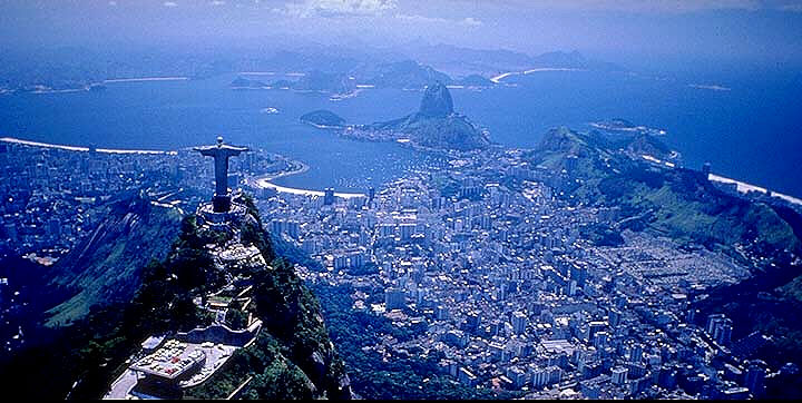 В Рио-де-Жанейро разрешили ездить на красный свет