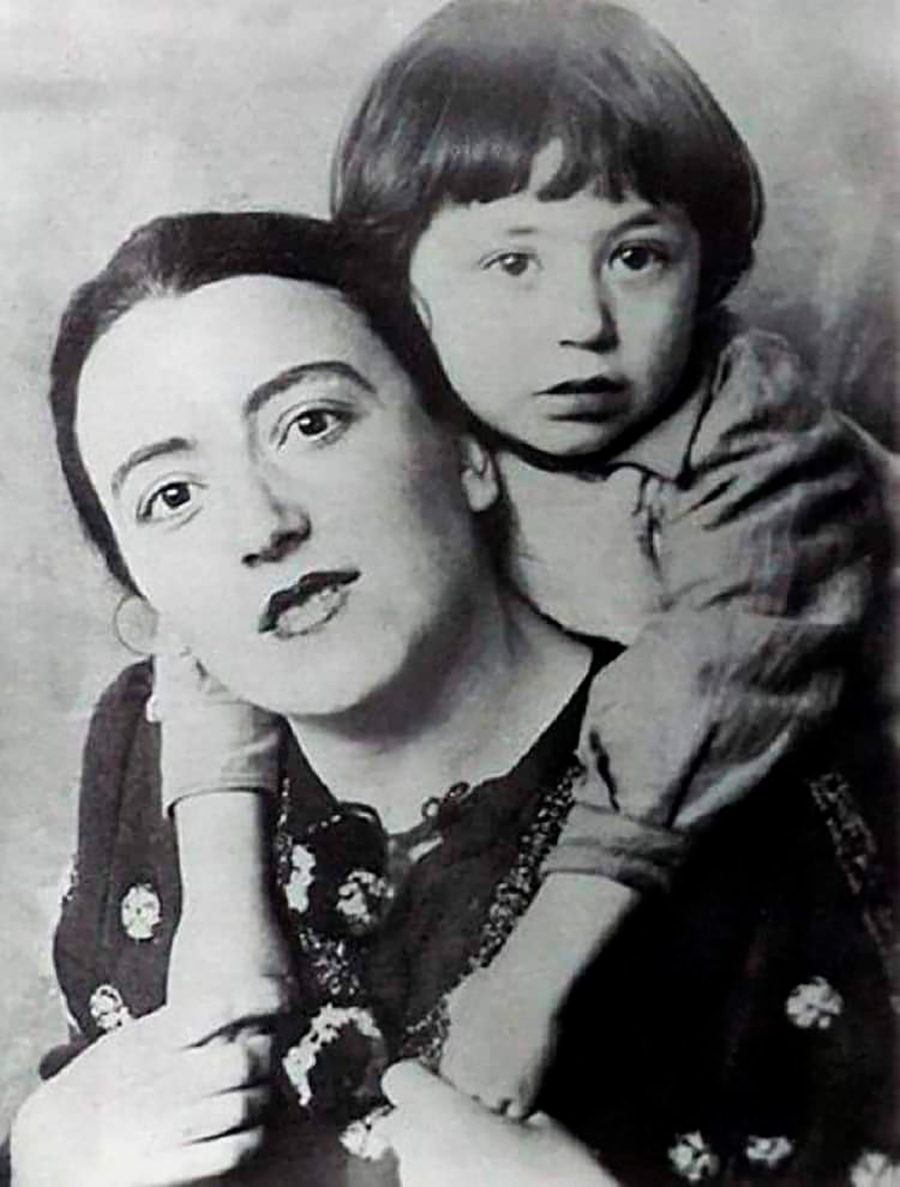 Вахтанг Кикабидзе фото с мамой