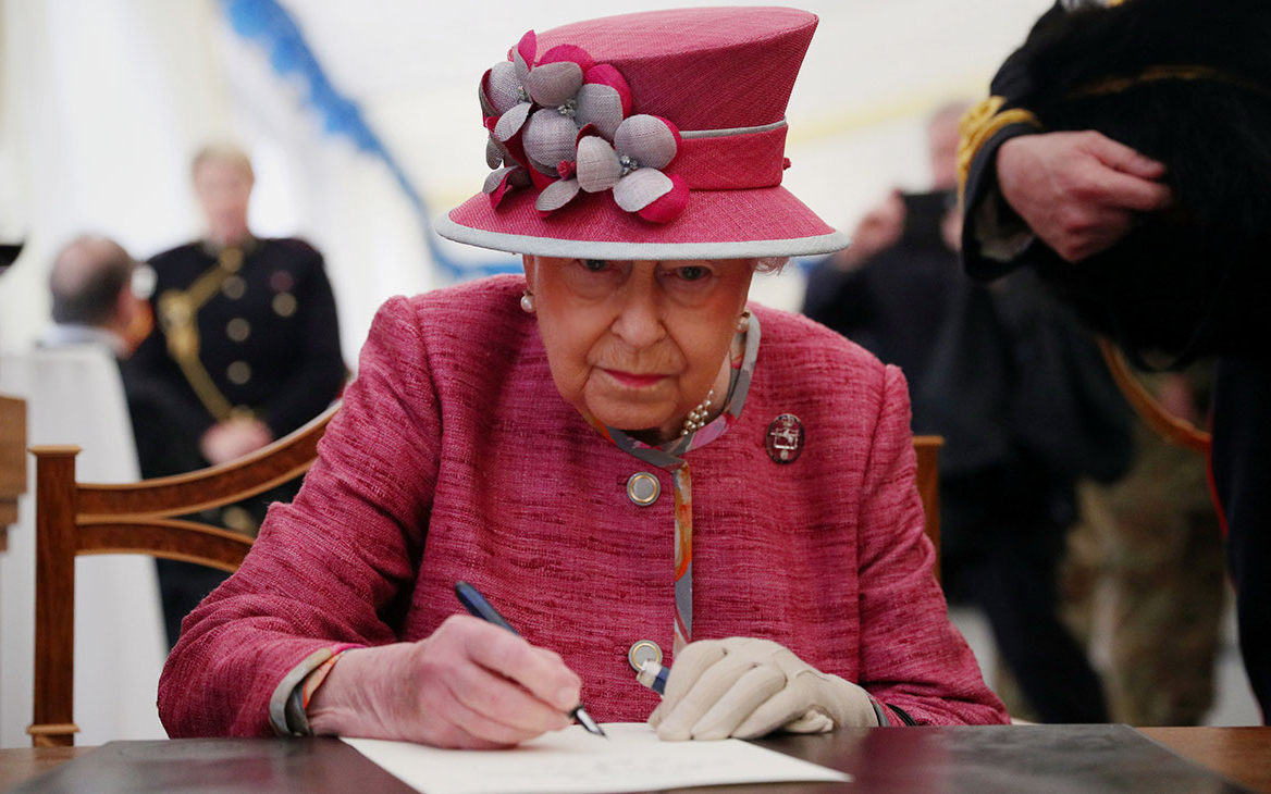 Королева Елизавета II подписала закон о выходе из Евросоюза