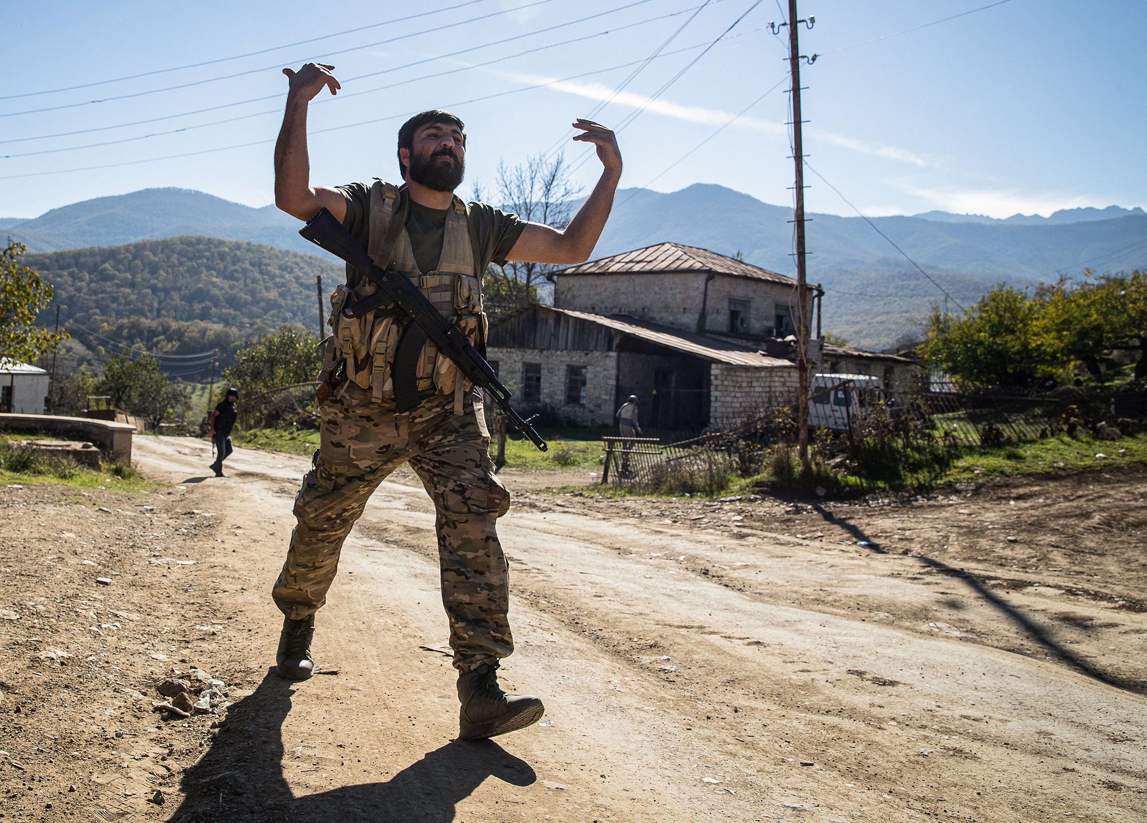 Село&nbsp;Аветараноц в&nbsp;Нагорном&nbsp;Карабахе было обстреляно 26 октября, несмотря на очередные&nbsp;договоренности&nbsp;о перемирии 25 октября. Сообщалось о гибели одного и ранениях&nbsp;двух мирных жителей