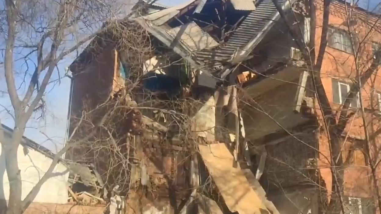 В Хакасии частично обрушилось пятиэтажное общежитие
