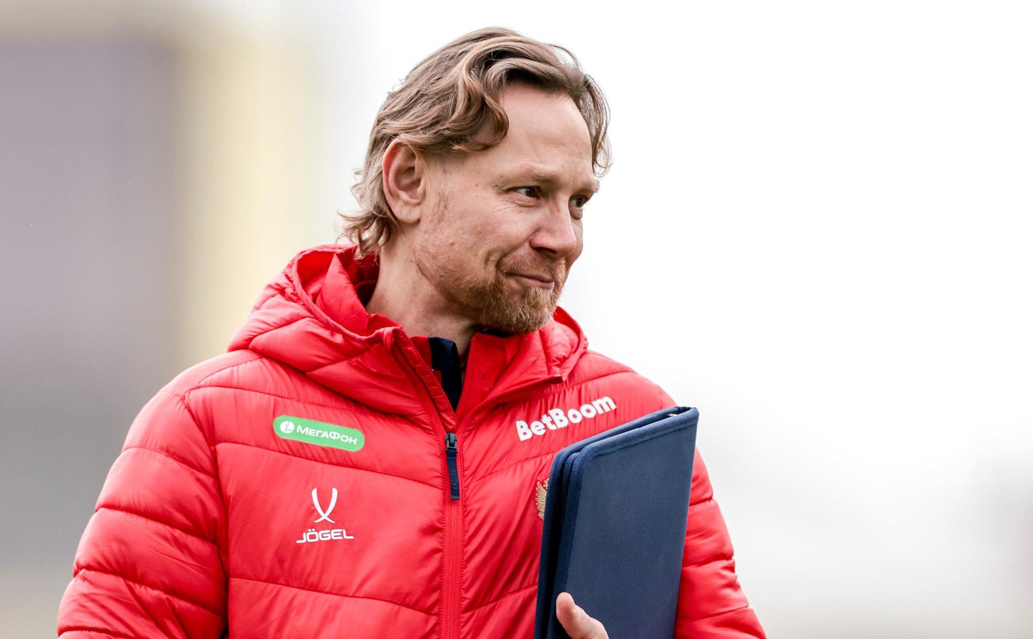 Валерий Карпин