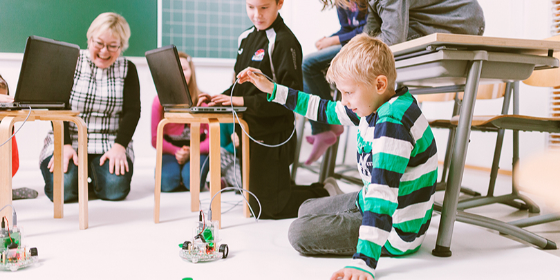 Инженер за партой: как стартап из Петербурга поставляет роботов в школы