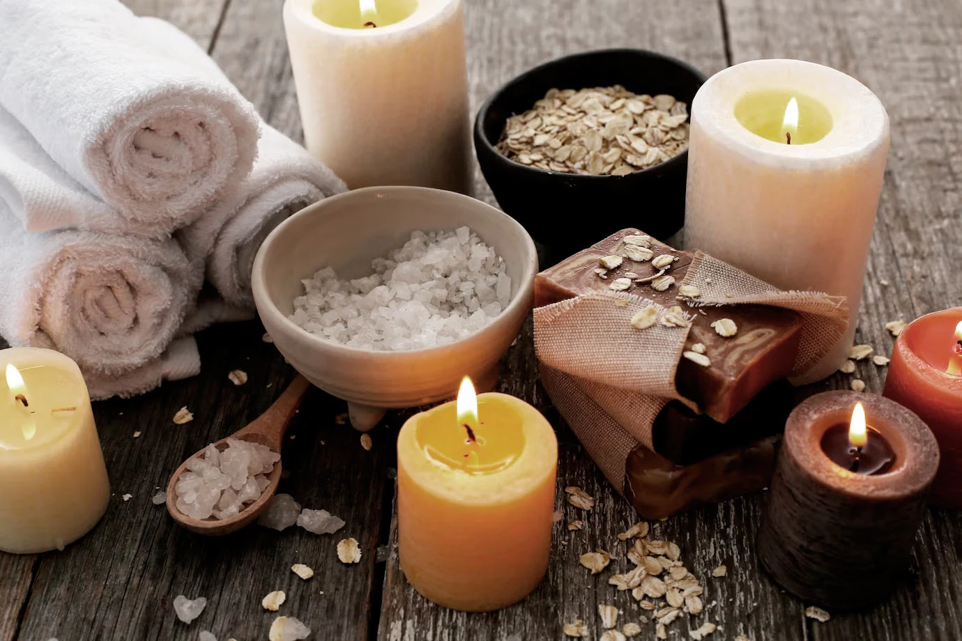 <p>Специальные свечи с разными запахами помогут привнести новые впечатления в процесс массажа&nbsp;</p>