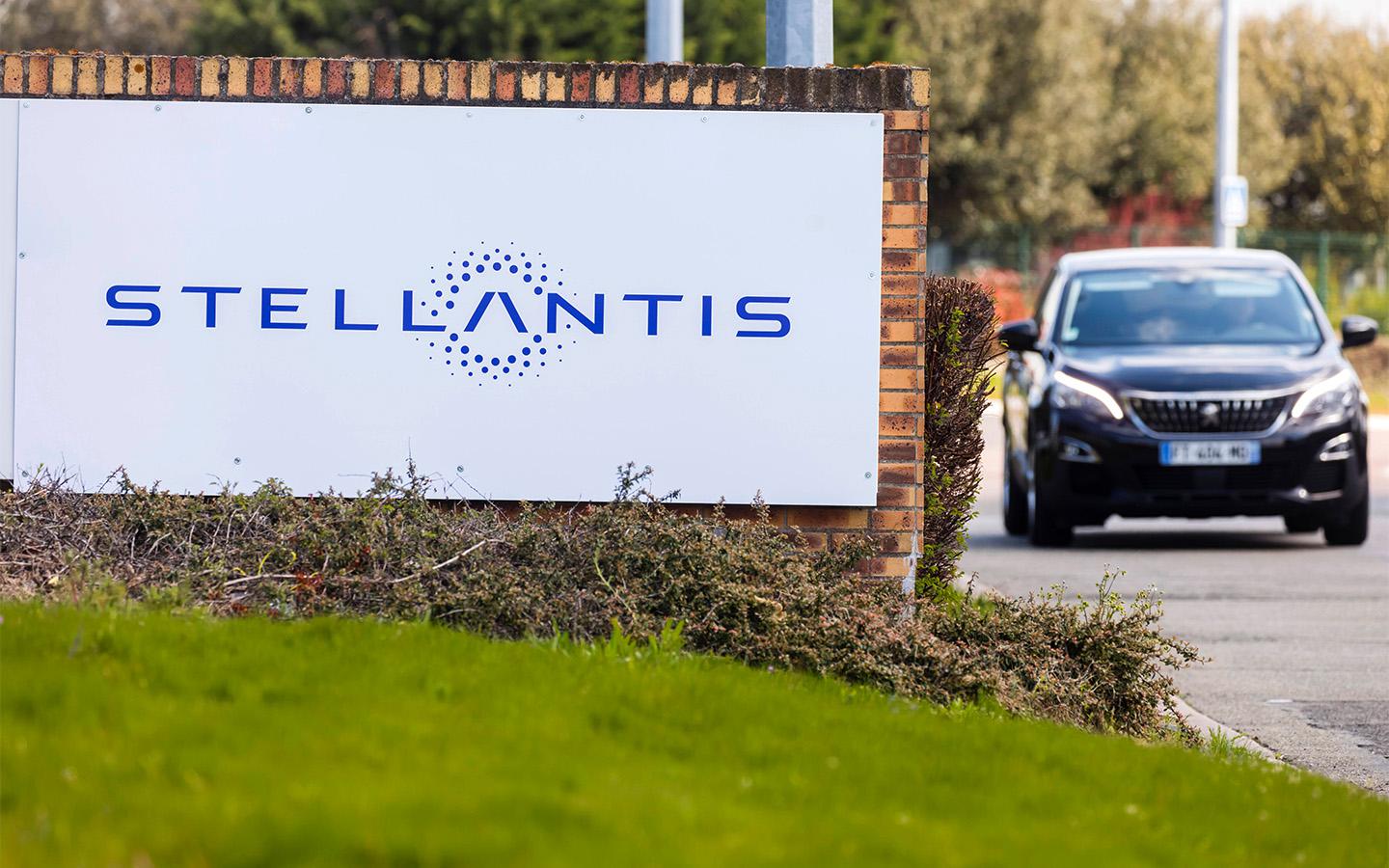 Убыток Stellantis в первом полугодии может составить $2,7 млрд. Причины