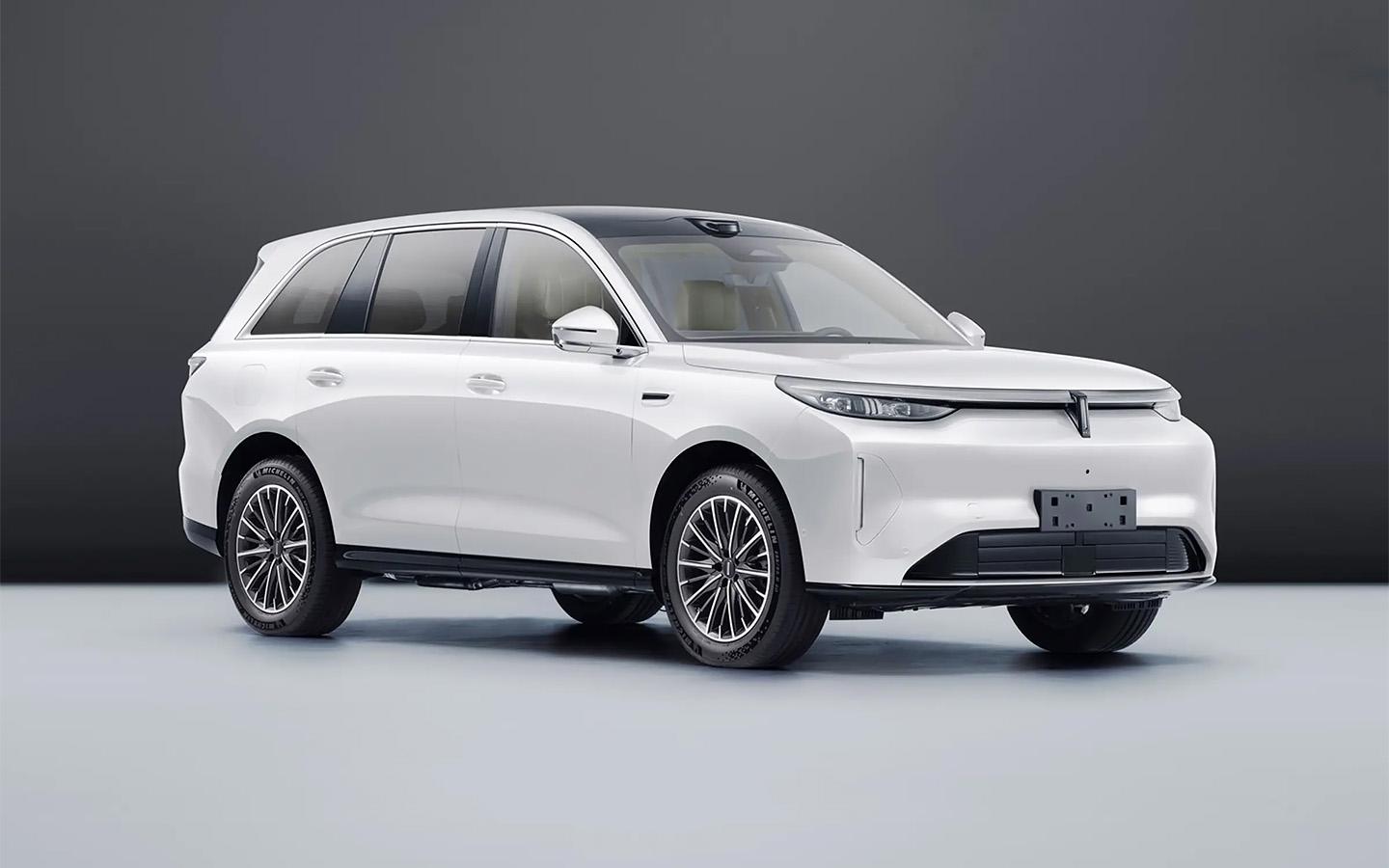 Wey готовит к премьере новый кроссовер V8Х. Его привезут в Россию