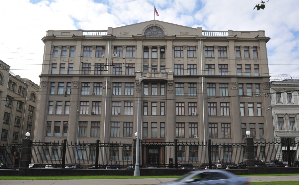 Здание администрации президента России на Старой площади в Москве