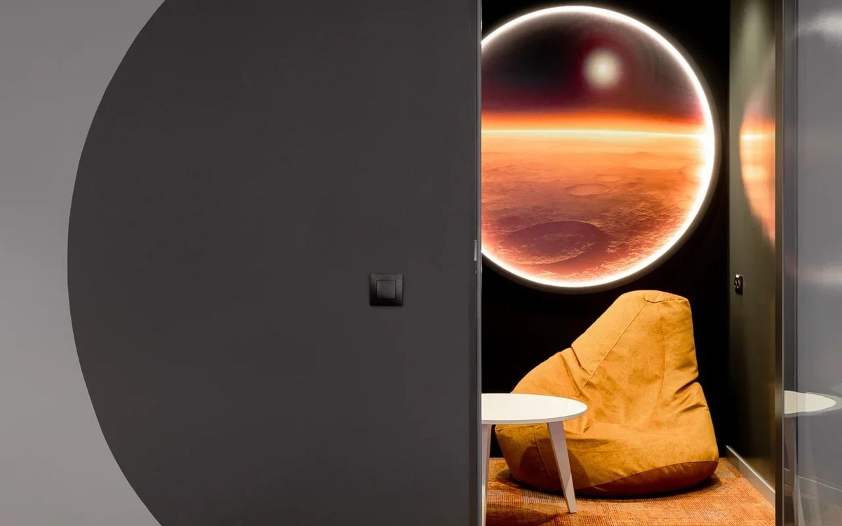 IND architects создали офис в марсианском стиле