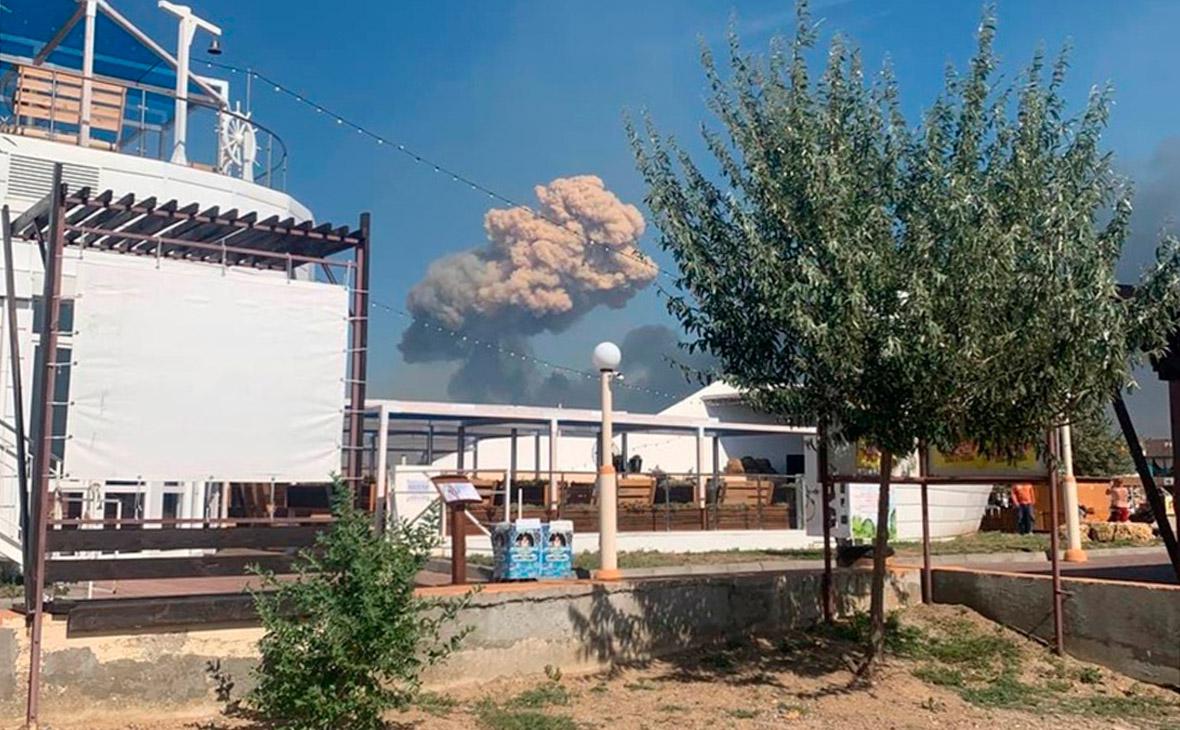 Число пострадавших при взрывах на аэродроме в Крыму увеличилось до девяти —  РБК