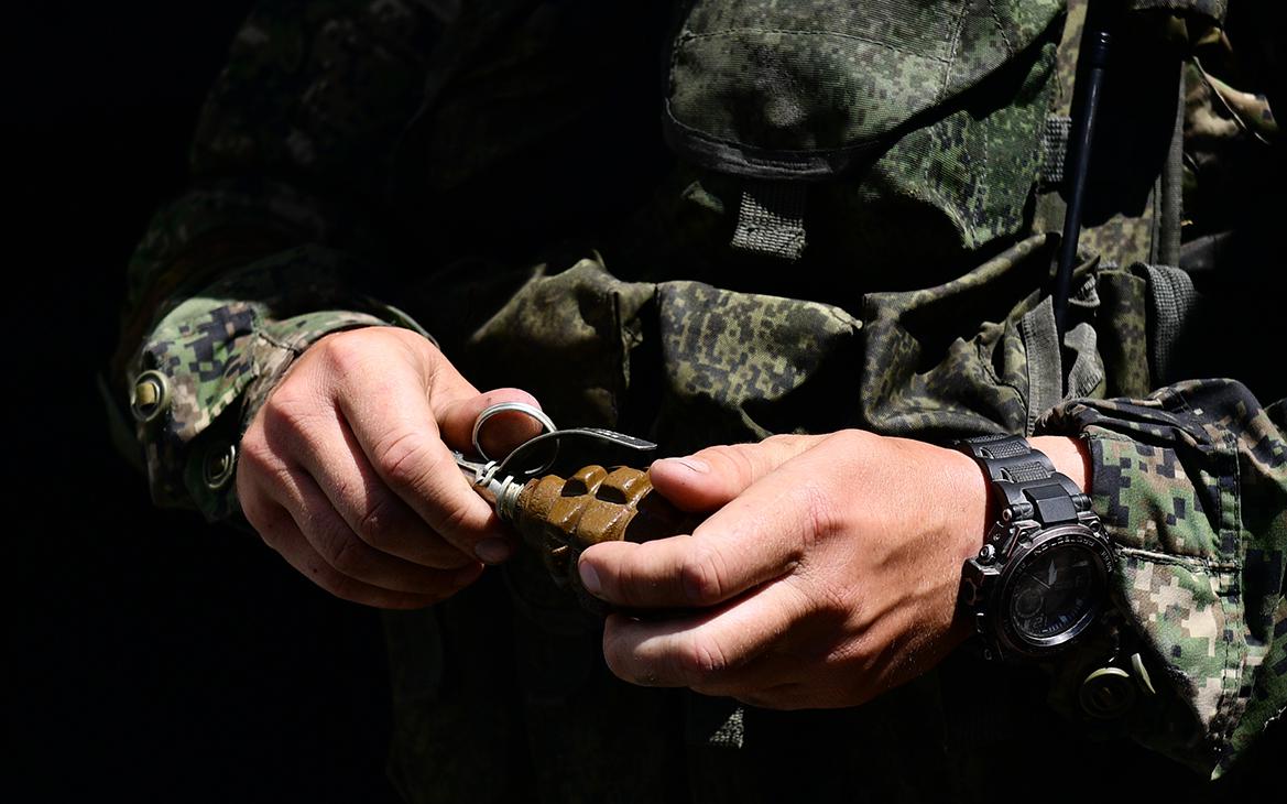 В Краснодарском крае мужчина подарил подростку гранату