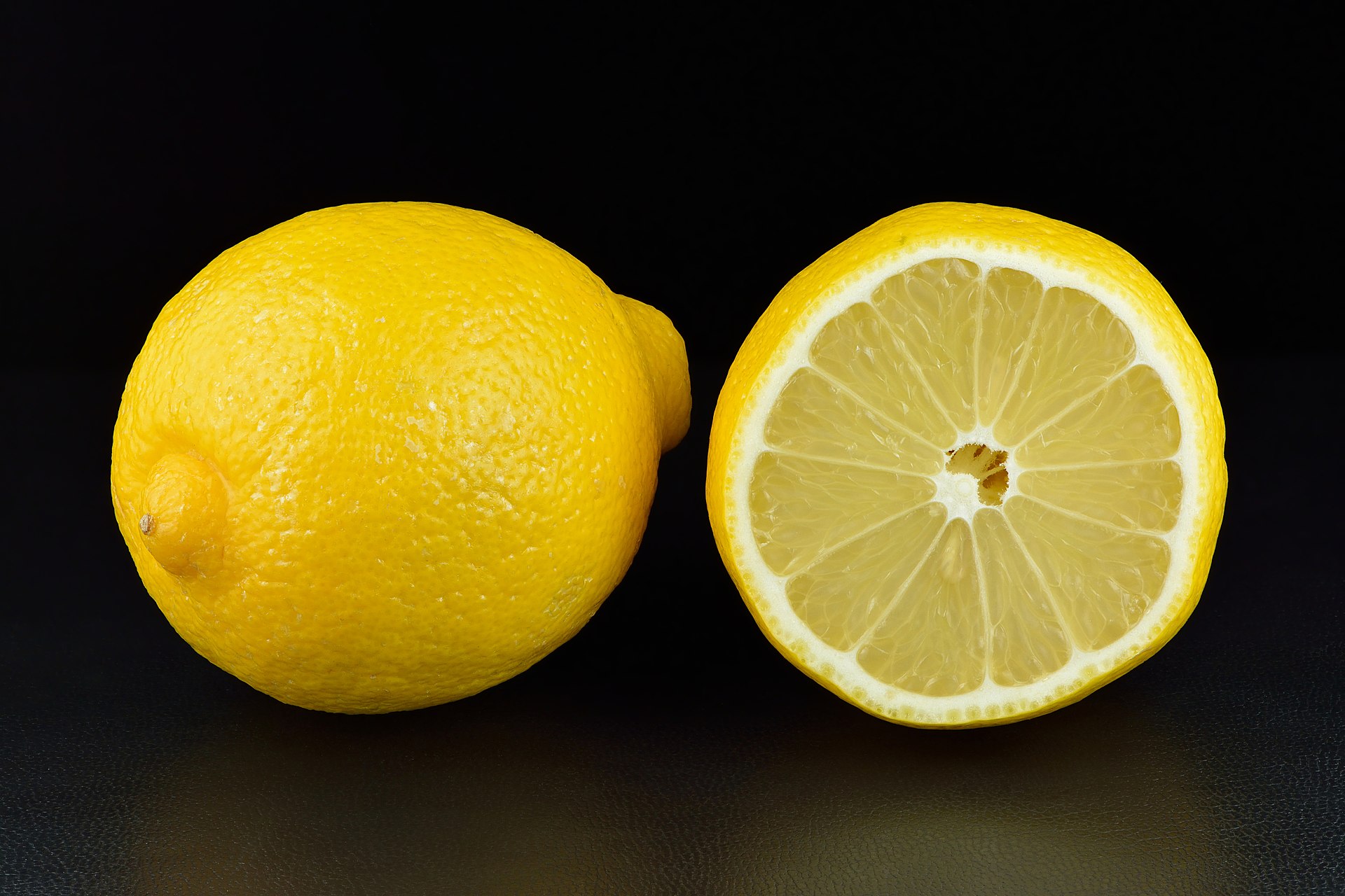 <p>Плод лимона в разрезе</p>
