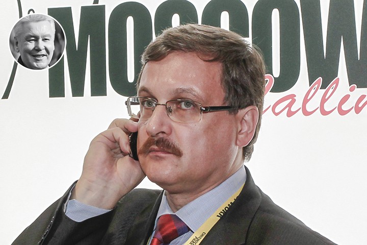 Иван Новицкий «Моя Москва» Депутат Мосгордумы, член фракции «Единая Россия». В 1993-2001 годах - председатель фракции «Выбор России» в Мосгордуме. Окончил факультет биологии в МГУ им. М.В.Ломоносова и курс экономики в университете Гарварда. В 2007 году был исключен из СПС за поддержку Юрия Лужкова в кандидаты на пост мэра Москвы, перешел в «Единую Россию». В 2009 году вновь избран депутатом Мосгордумы.