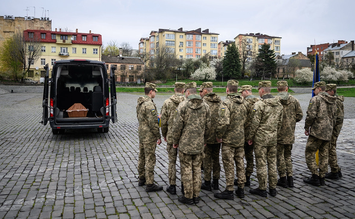 Leon Neal / Getty Images