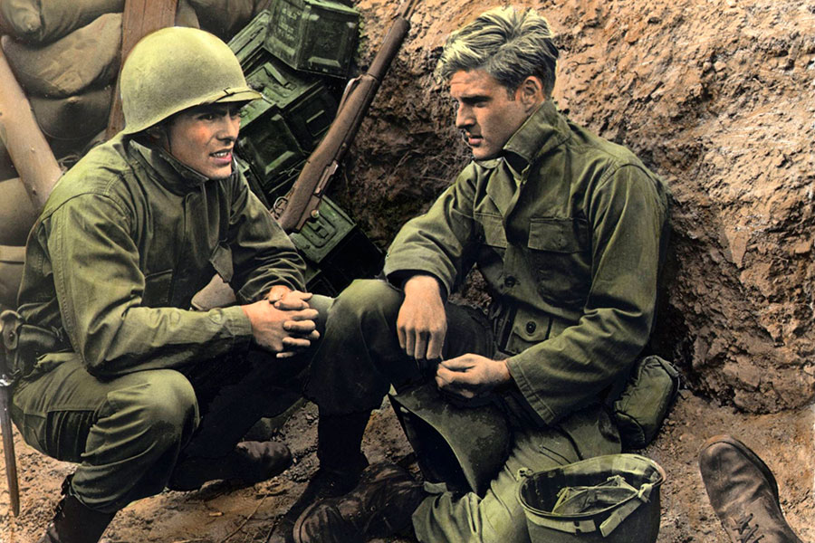 В 1958 году он вернулся в США и поступил в Американскую академию драматического искусства в Нью-Йорке. Он признавался, что был застенчивым и замкнутым, в отличие от однокурсников. После одного из неудачных выступлений преподаватель отвел его в сторону и посоветовал продолжать заниматься актерским мастерством. В 1959 году Редфорд окончил академию и получил первую эпизодическую роль в сериале &laquo;Перри Мейсон&raquo;.

В 1962 году он дебютировал в большом кино в роли новобранца Роя Лумиса в драме &laquo;Военная охота&raquo; (&laquo;Охота на поле боя&raquo;) Дэниса Сандерса (на фото кадр из фильма)