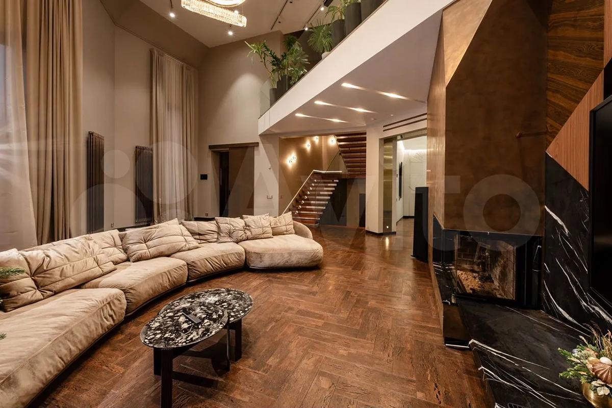 Как выглядят самые дорогие продающиеся в мегаполисах России дома