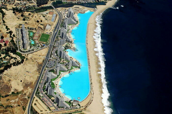 бассейн на курорте Сан-Альфонсо-дель-Мар в Чили